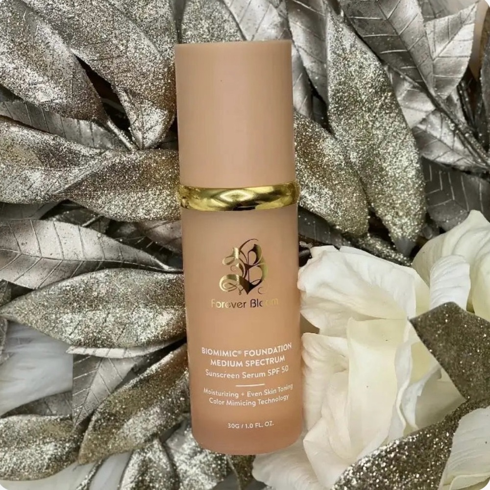 NWT Forever Bloom Biomimic Foundation Medium Spectrum - NEW IN BOX!